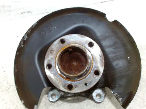 Used Right rear steering knuckle Right rear steering knuckle PEUGEOT 308 II (LB_, LP_, LW_, LH_, L3_) 1.6 BlueHDi 120 (120 hp) 13205324 13205324