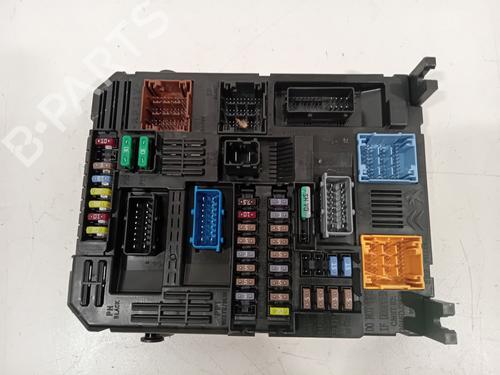 Used Fuse box Fuse box 26202912 26202912