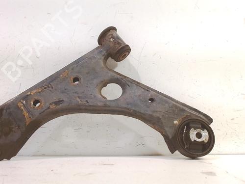 Used Right front suspension arm FIAT GRANDE PUNTO (199_) 1.4 (199AXB11, 199AXB1A, 199BXB1A, 199AXL1A) (77 hp) 7000692