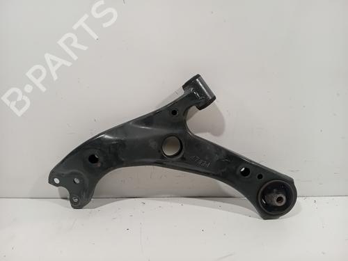 Used Left front suspension arm TOYOTA COROLLA Estate (_E21_) 1.8 Hybrid (ZWE211W) (122 hp) 30573820
