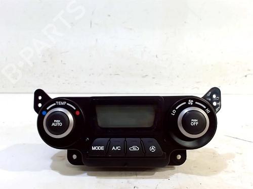 Used Climate control KIA CERATO I Hatchback (LD) 2.0 (143 hp) 8278665