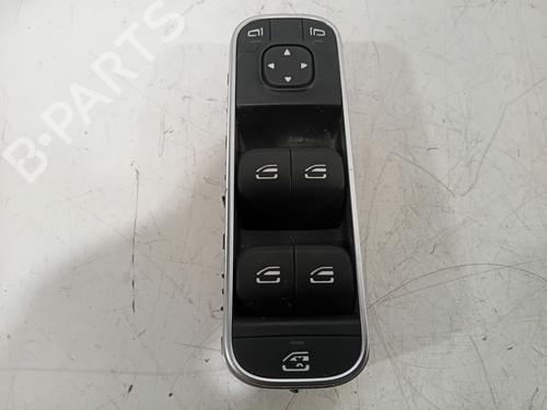 switch-mercedes-benz-a-class-w177-2018-33661344 main image