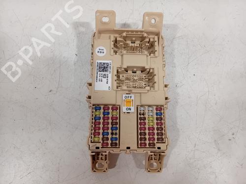 Used Fuse box Fuse box 18853261 18853261