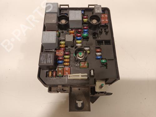 Used Fuse box Fuse box 31647105 31647105
