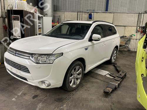 Brugte MITSUBISHI OUTLANDER III (GG_W, GF_W, ZJ, ZL, ZK) 2.0 Hybrid 4WD (GG2W) 4557687