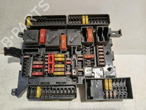 Used Fuse box Fuse box 33814371 33814371