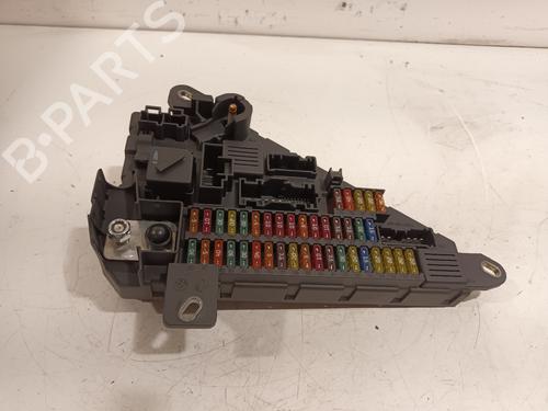 Used Fuse box Fuse box 15215055 15215055