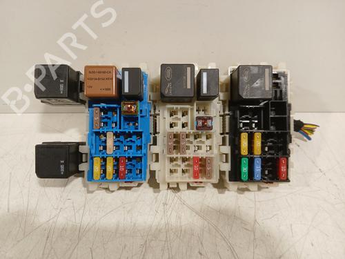 Used Fuse box Fuse box 38442699 38442699