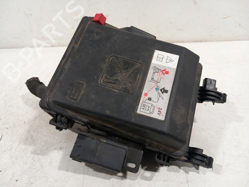 Used Fuse box Fuse box 38458195 38458195