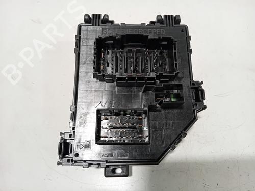 Used Fuse box Fuse box 39528668 39528668