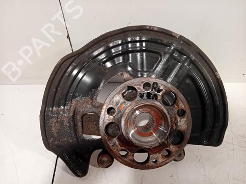 Used Right front steering knuckle MERCEDES-BENZ A-CLASS (W176) A 180 (176.042) (122 hp) 32753069