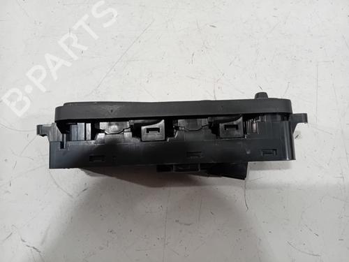 Switch VOLVO V60 I (155) D6 Hybrid AWD | BP29268395I30 