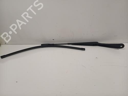 Used Front windshield wiper arm MERCEDES-BENZ B-CLASS Sports Tourer (W246, W242) B 180 (246.242) (122 hp) 30573844