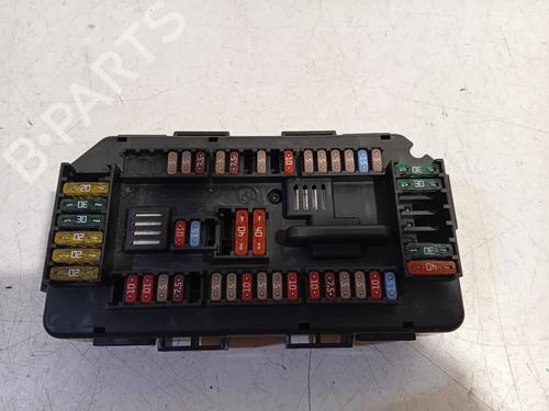 Used Fuse box BMW 1 (F20) 118 i (170 hp) 18918767