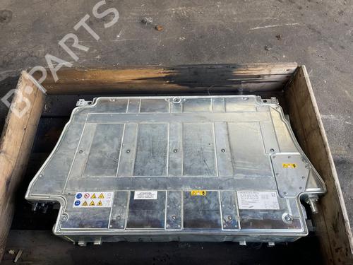 Used Battery Battery MERCEDES-BENZ C-CLASS (W205) C 350 e (205.047) (279 hp) 33848129 33848129