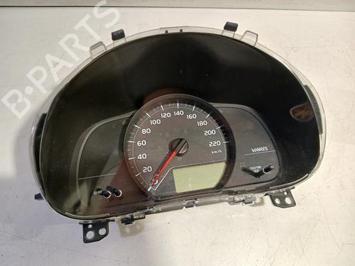 Used Instrument cluster TOYOTA YARIS (_P13_) 1.0 (KSP130_, KSP130) (69 hp) 30908112