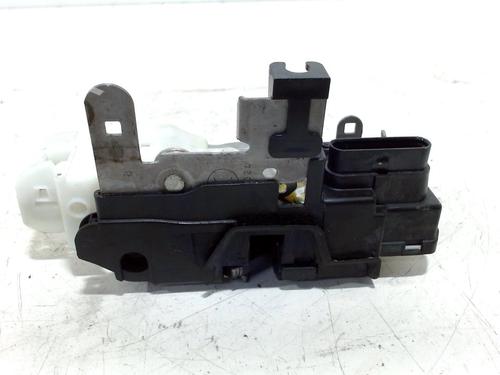 front-right-lock-volvo-v40-hatchback-525-d2-31301426-2012-2013-2014-2015-2016-2017-2018-2019-13206516 main image
