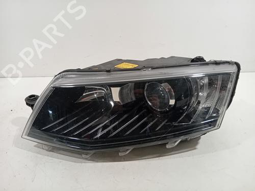 Venstre forlygte SKODA OCTAVIA III Combi (5E5, 5E6) 1.6 TDI (105 hp) 29306988