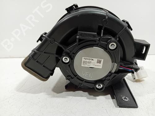 Used Radiator fan Radiator fan TOYOTA C-HR (_X1_) 1.8 Hybrid (ZYX10_, ZYX11_, ZYX10R, ZYX11R) (122 hp) 15737671 15737671