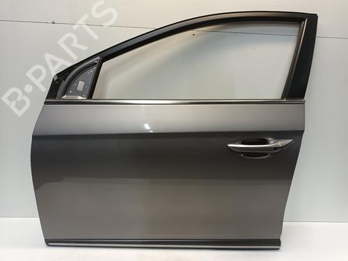 Used Left front door HYUNDAI IONIQ (AE) Electric (136 hp) 31046286