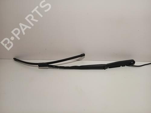Used Front windshield wiper arm VOLVO XC60 II (246) T6 Plug-In Hybrid AWD (340 hp) 30709175
