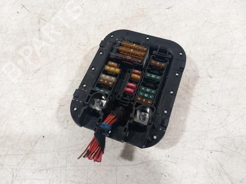 Used Fuse box Fuse box 33964332 33964332