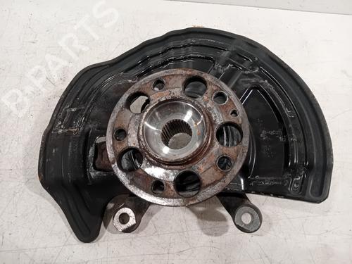 Used Right front steering knuckle Right front steering knuckle MERCEDES-BENZ A-CLASS (W176) A 180 (176.042) (122 hp) 33433722 33433722