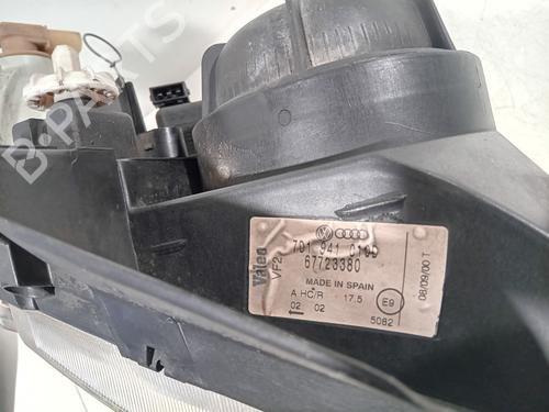 Right headlight VW TRANSPORTER T4 Bus (70B, 70C, 7DB, 7DK, 70J, 70K, 7DC, 7DJ) 2.5 TDI | BP31290226C29