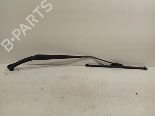 Used Front windshield wiper arm RENAULT KADJAR (HA_, HL_) 1.2 TCe 130 (HLMR) (130 hp) 16421023