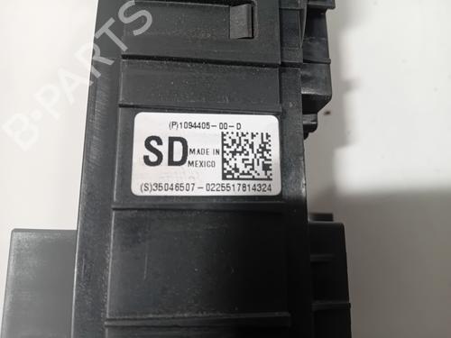 Fuse box TESLA MODEL S (5YJS) 100D AWD | BP38538117E1 - Image 4