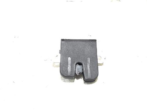 Used Tailgate lock VW POLO (9N_, 9A_) 1.2 12V (64 hp) 13199638