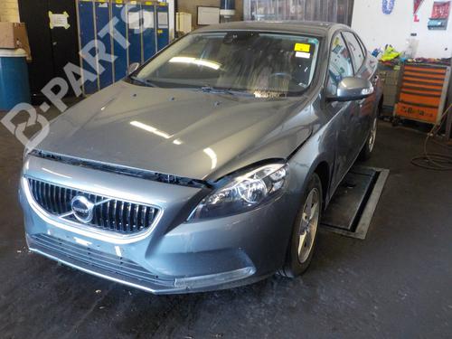 Used Parts VOLVO V40 Hatchback (525)  D2  1073684