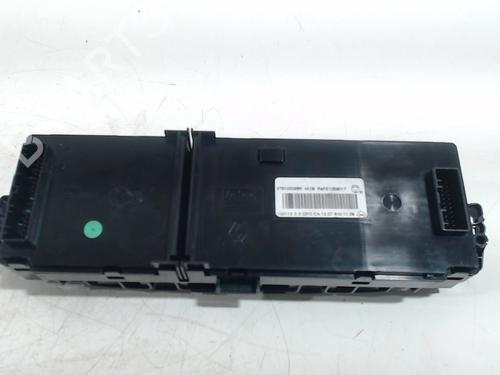 Climate control RENAULT SCÉNIC III (JZ0/1_) 2.0 16V (JZ0G, JZ0P, JZ1E, JZ1P) | BP13720464I5 