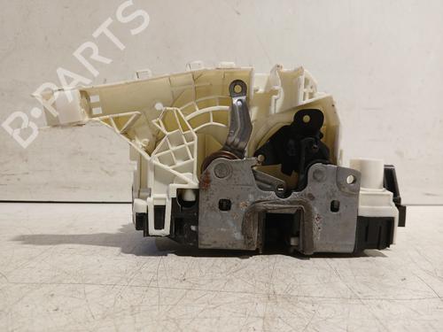 Cerradura puerta trasera derecha Cerradura puerta trasera derecha MERCEDES-BENZ SPRINTER 3,5-t Van (B907, B910) 317 CDI RWD (907.631, 907.633, 907.635, 907.637) (170 hp) 34613783 34613783
