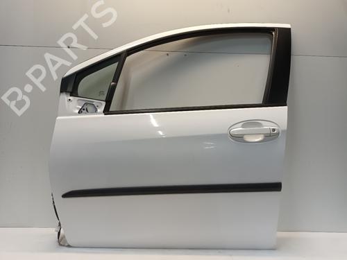 Porte avant gauche TOYOTA YARIS (_P13_) 1.0 (KSP130_, KSP130) (69 hp) 30877643