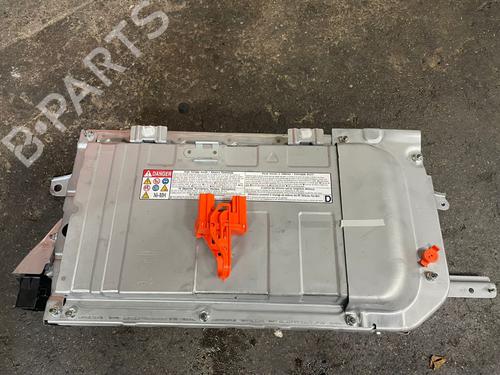 Batterij TOYOTA YARIS (_P13_) 1.5 Hybrid (NHP130_, NHP130) (101 hp) 30489037