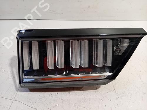 left-tailgate-light-lynk-co-01-2017-28705767 main image