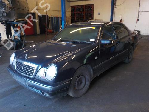 Front wiper motor MERCEDES-BENZ E-CLASS (W210) E 220 D (210.004) | BP938432M29 