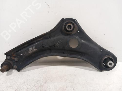 Używane Wahacz przedni lewy Wahacz przedni lewy RENAULT MEGANE IV Hatchback (B9A/M/N_) 1.5 dCi 110 (B9A3) (110 hp) 33678425 33678425