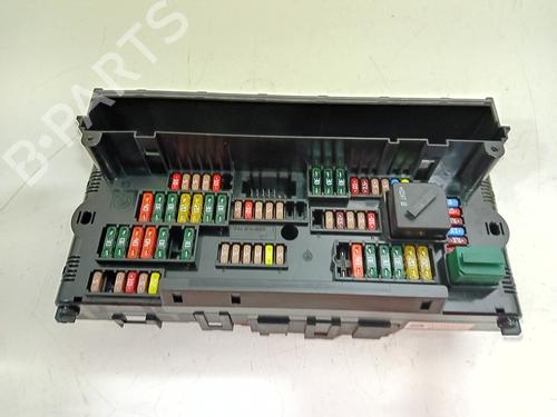Used Fuse box Fuse box 15220156 15220156