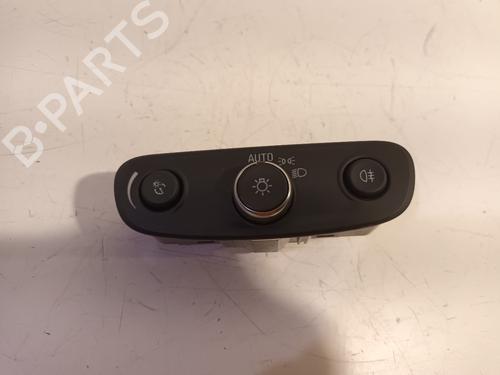 Used Headlight switch Headlight switch OPEL INSIGNIA B Sports Tourer (Z18) 2.0 4x4 (35) (260 hp) 17019947 17019947