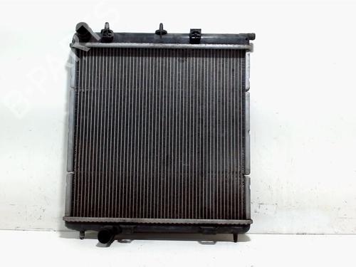 Used Water radiator Water radiator 8688208 8688208