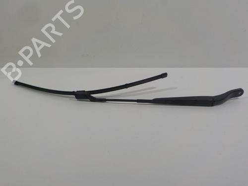 Used Front windshield wiper arm OPEL CORSA F (P2JO) 1.2 (68) (75 hp) 17740609