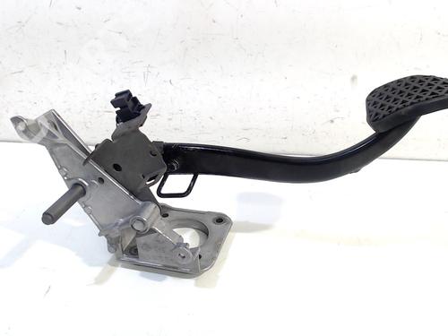 pedal-bmw-3-coupe-e46-m3-35112229128-1998-1999-2000-2001-2002-2003-2004-2005-2006-9299047 main image