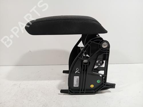 Used Armrest / Center console Armrest / Center console 19280059 19280059
