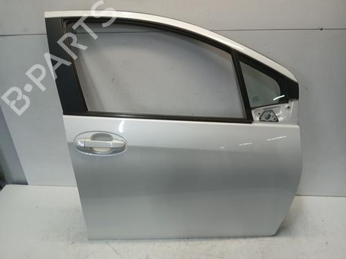 Used Right front door Right front door TOYOTA YARIS (_P13_) 1.5 Hybrid (NHP130_, NHP130) (101 hp) 40266435 40266435
