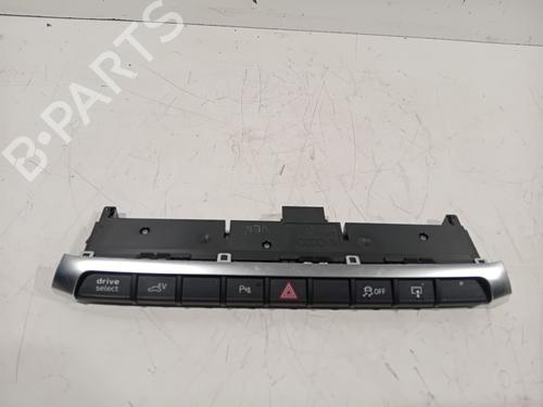 Bouton de warning AUDI A3 Sportback (8VA, 8VF) 1.4 TFSI e-tron (150 hp) 30804314