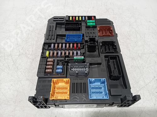 Used Fuse box Fuse box PEUGEOT 3008 II SUV (MC_, MR_, MJ_, M4_) 1.2 THP/ PureTech 130 (MRHNSM, MRHNSU, MRHNSJ, MRHNYW,... (131 hp) 34696596 34696596