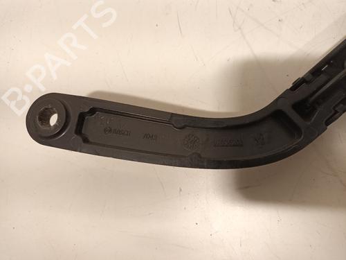 Front windshield wiper arm SEAT LEON Sportstourer (KL8, KLD) 1.4 TSI e-Hybrid | BP31757402C143 