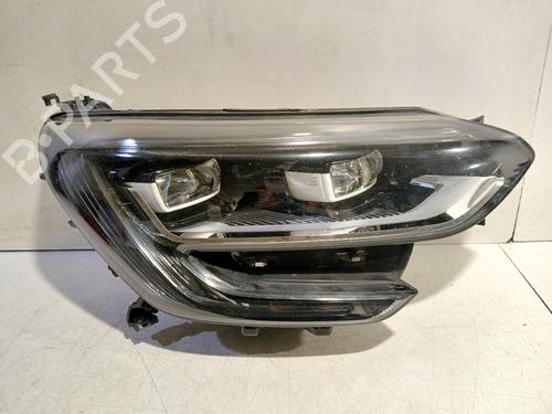 Used Right headlight Right headlight RENAULT MEGANE IV Hatchback (B9A/M/N_) 1.5 dCi 110 (B9A3) (110 hp) 33678385 33678385